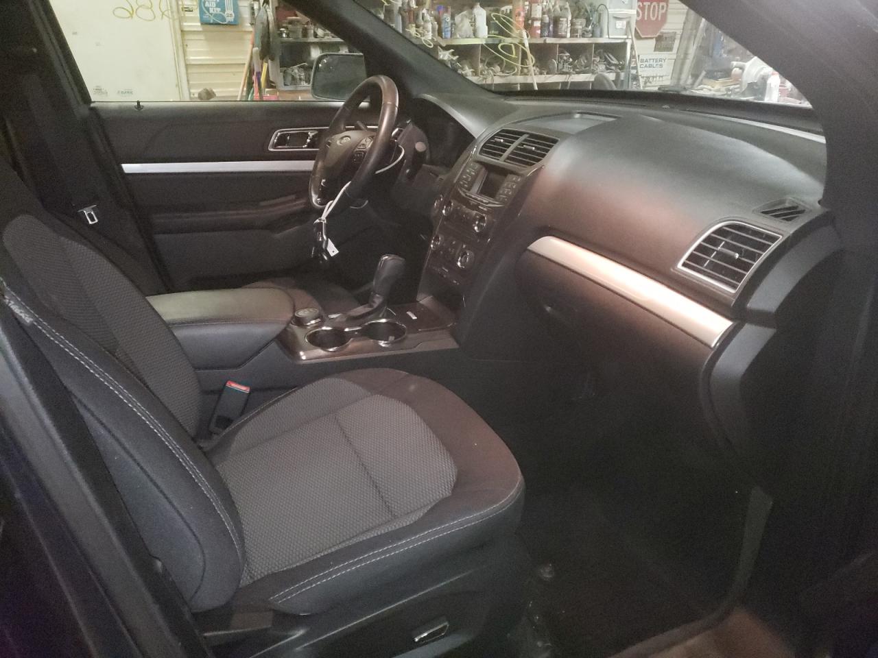 Photo 5 from auction – 2017 FORD EXPLORER X with VIN 1FM5K8DH3HGE35639