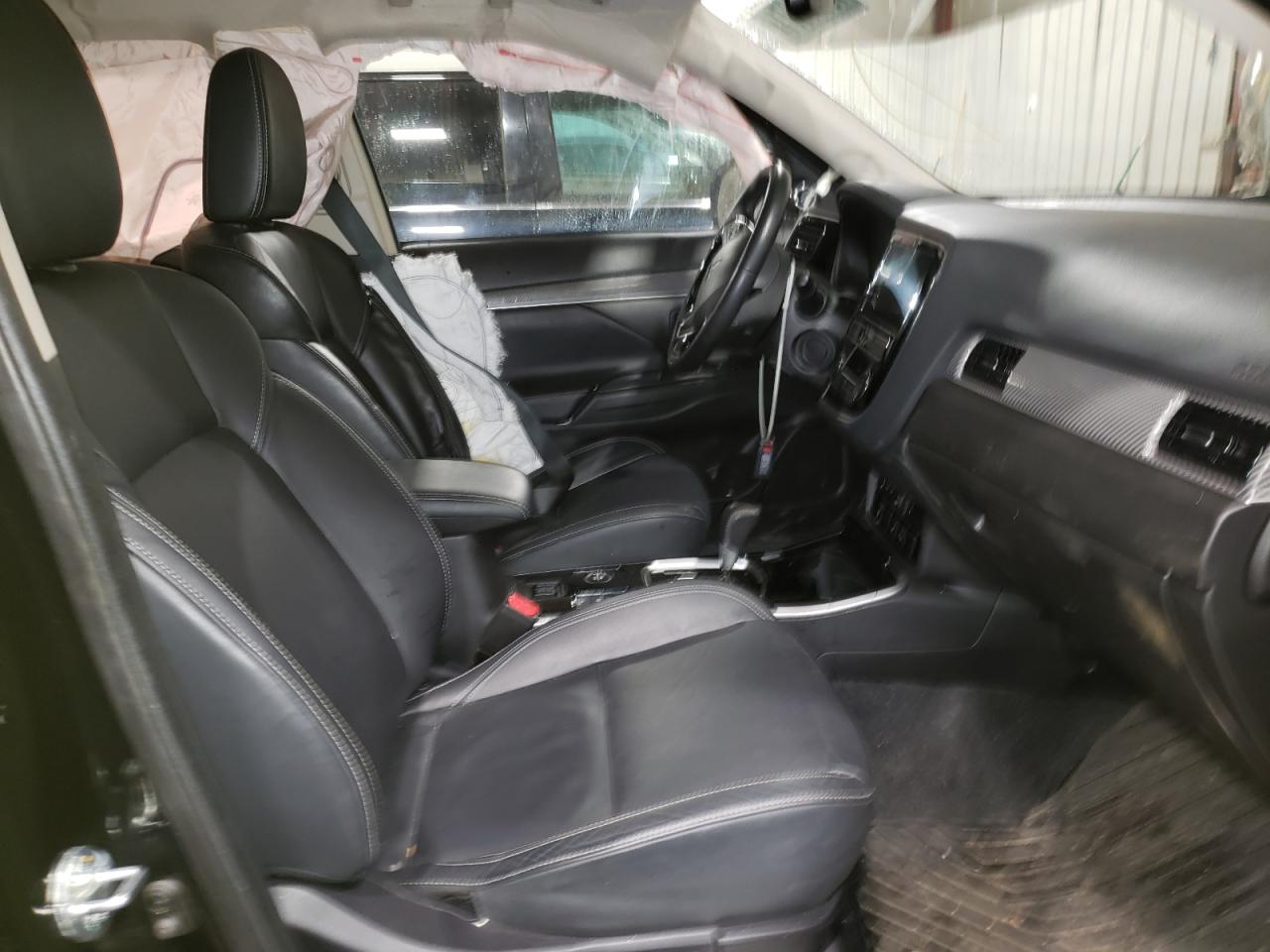 Photo 5 from auction – 2019 MITSUBISHI OUTLANDER with VIN JA4AZ3A33KJ000957