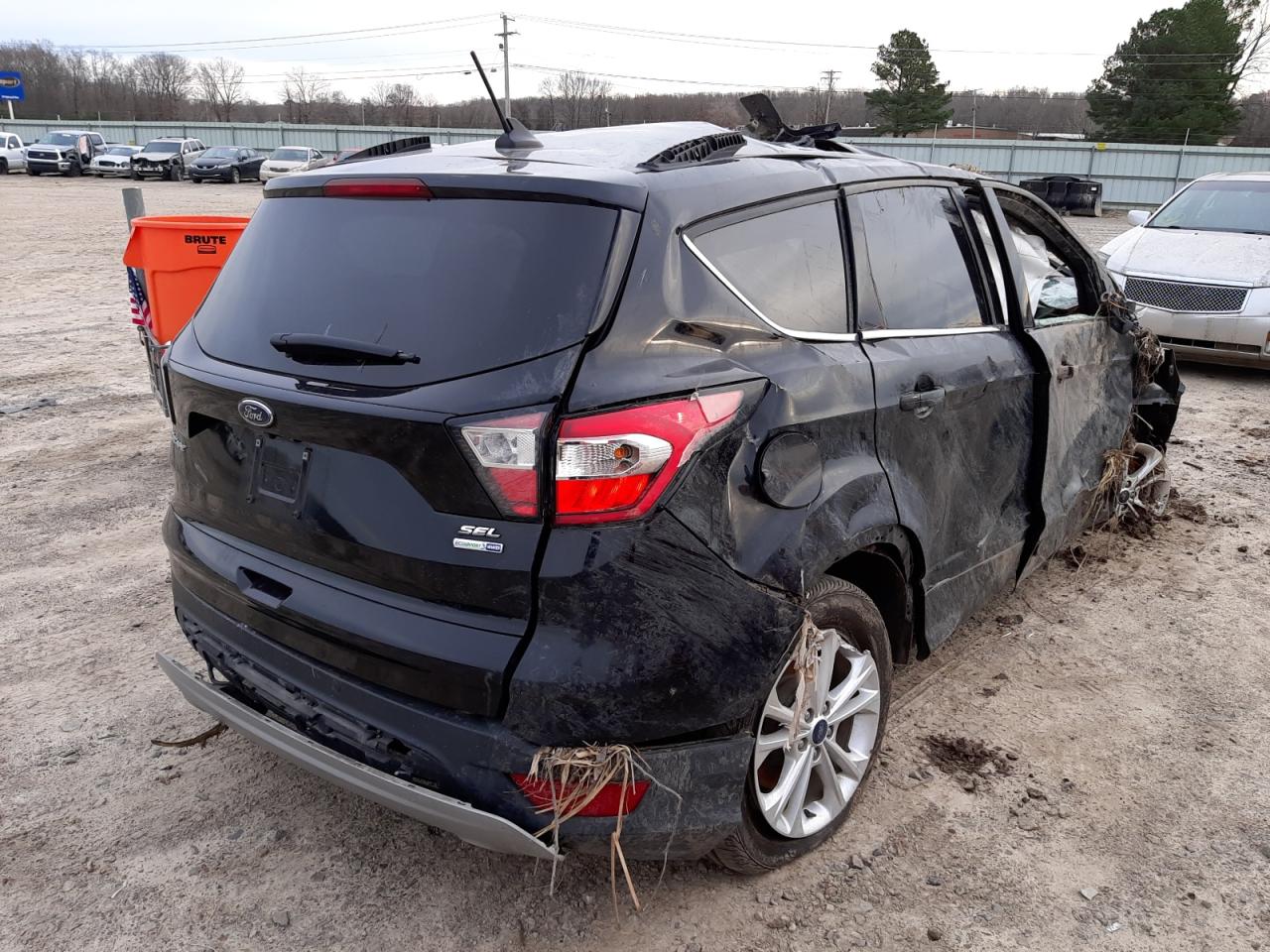 Photo 4 from auction – 2018 FORD ESCAPE SEL with VIN 1FMCU9HDXJUA90177