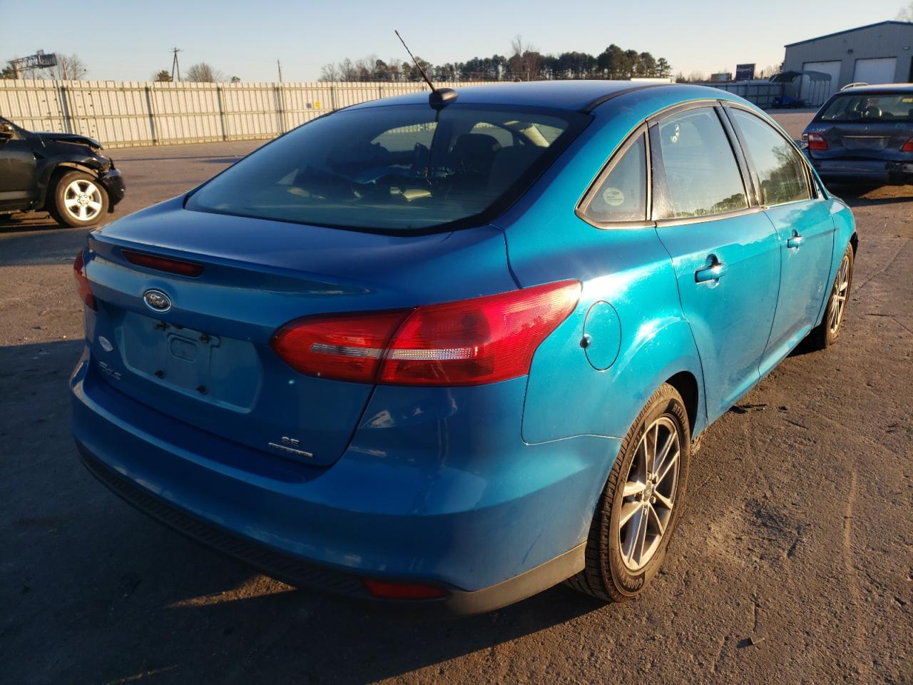 Photo 4 from auction – 2015 FORD FOCUS SE with VIN 1FADP3F26FL252386