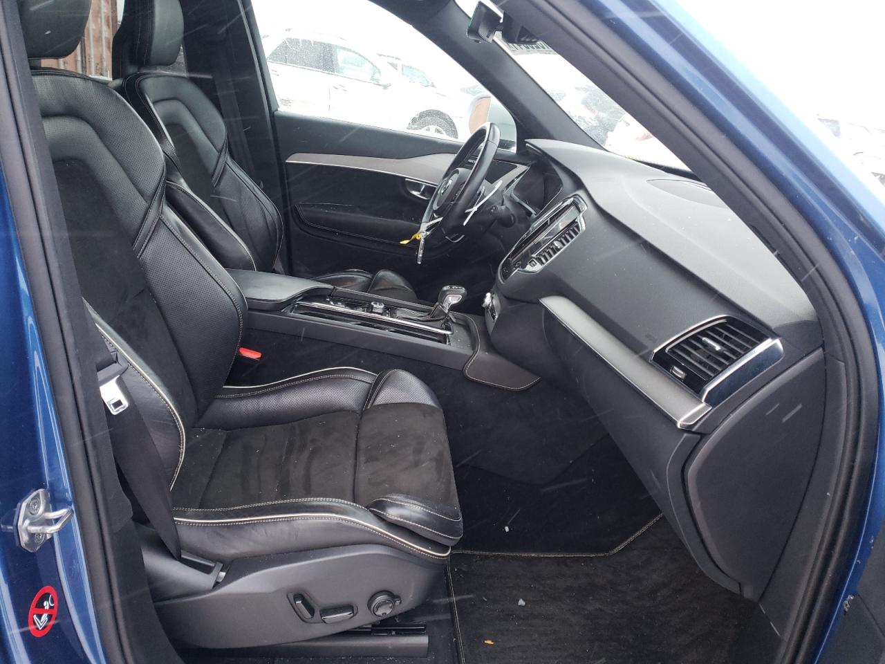Photo 5 from auction – 2016 VOLVO XC90 with VIN YV4A22PM0G1033780