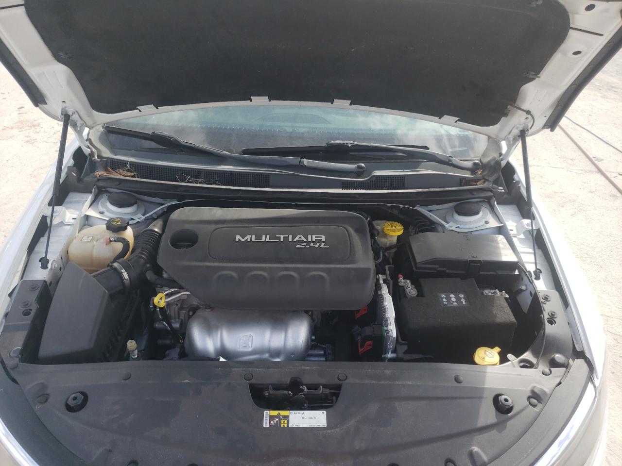 Photo 7 from auction – 2015 CHRYSLER 200 LIMITE with VIN 1C3CCCAB5FN726670