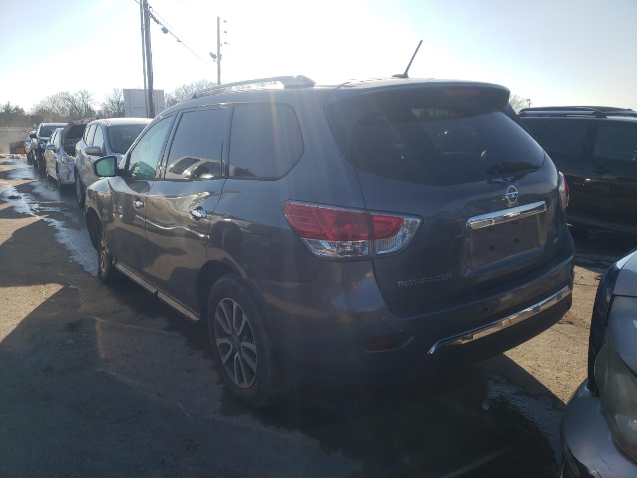 Photo 3 from auction – 2016 NISSAN PATHFINDER with VIN 5N1AR2MNXGC609354