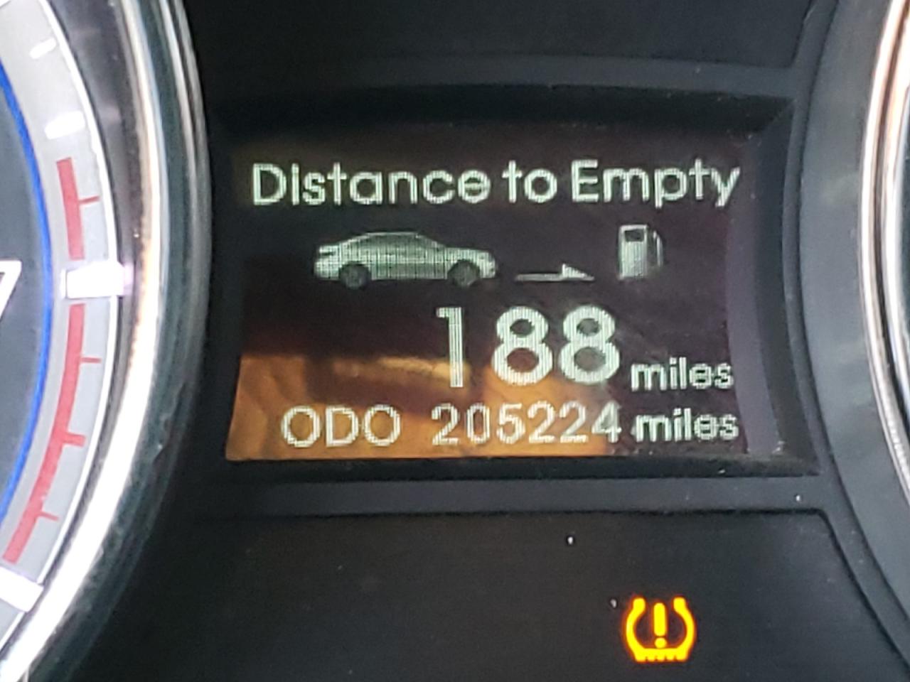 Photo 8 from auction – 2011 HYUNDAI SONATA SE with VIN 5NPEC4AC6BH019459