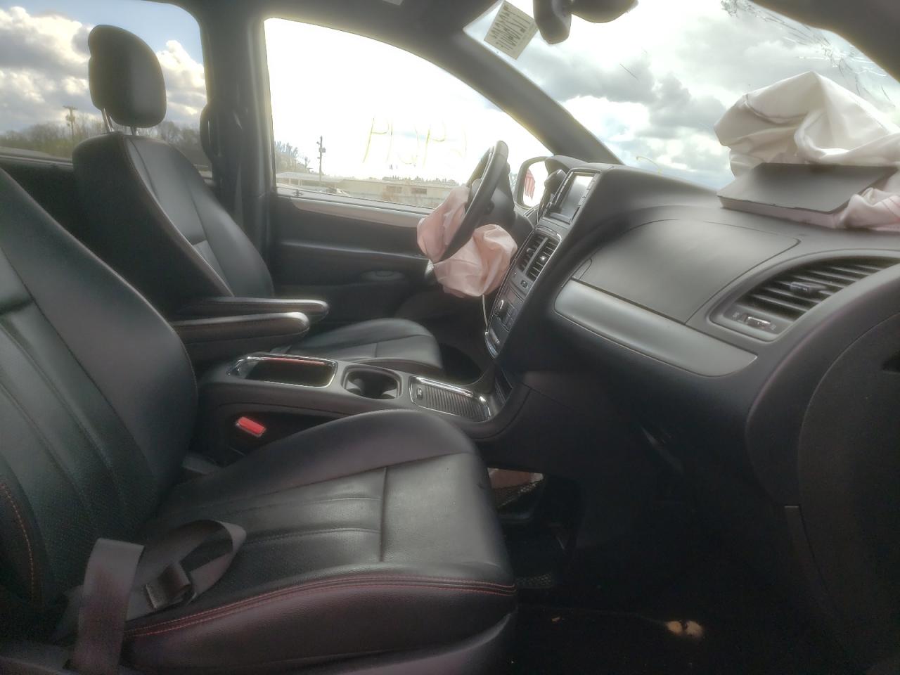 Photo 5 from auction – 2019 DODGE GRAND CARA with VIN 2C4RDGEG7KR641312