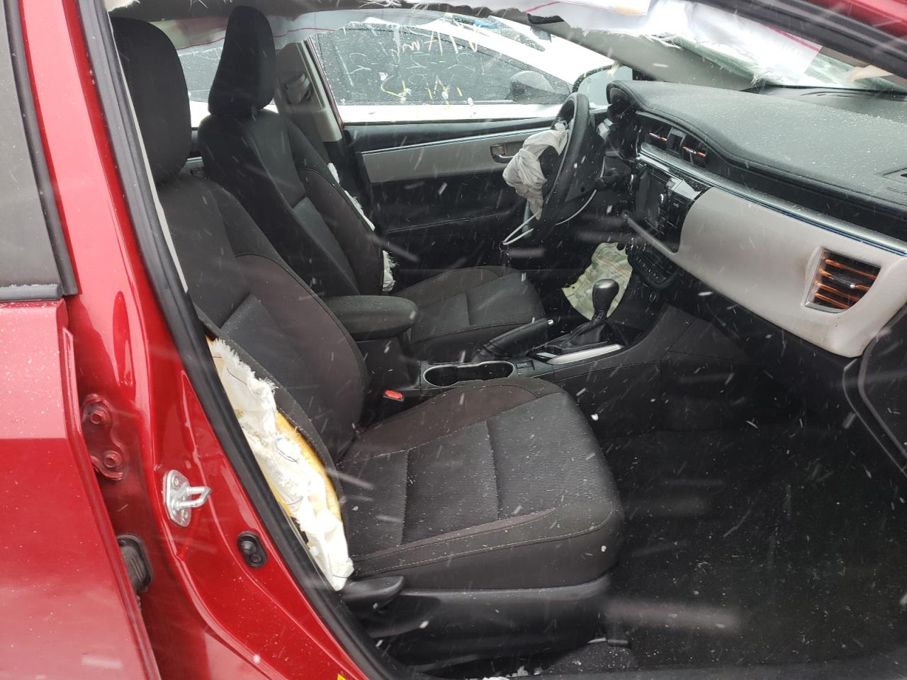 Photo 5 from auction – 2015 TOYOTA COROLLA L with VIN 5YFBURHE6FP283391