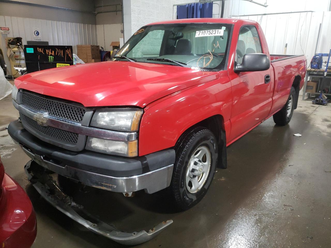 Фото 2 с аукциона – 2004 CHEVROLET SILVERADO с VIN 1GCEC14V34E201179