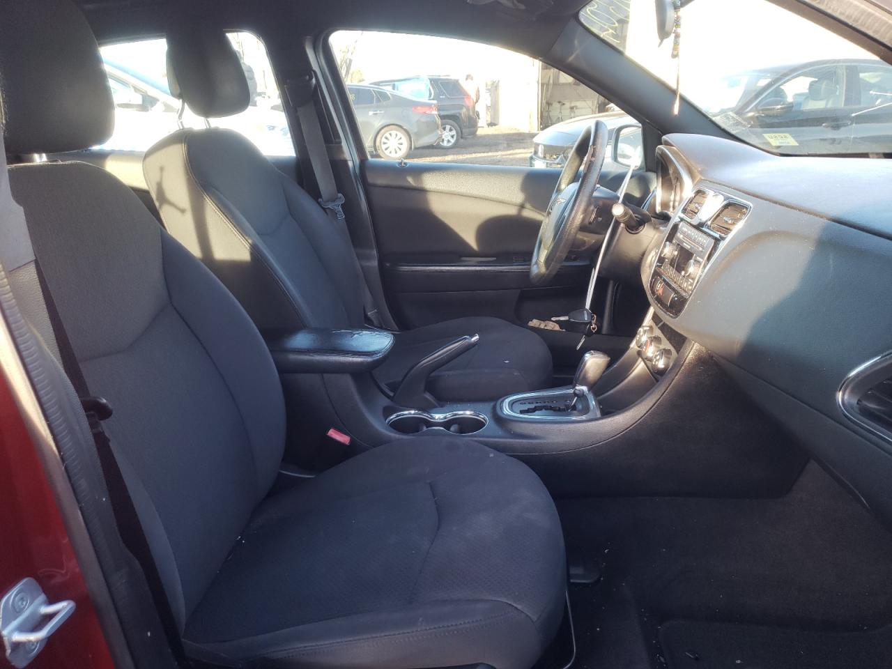 Photo 5 from auction – 2013 CHRYSLER 200 LX with VIN 1C3CCBAB5DN691958