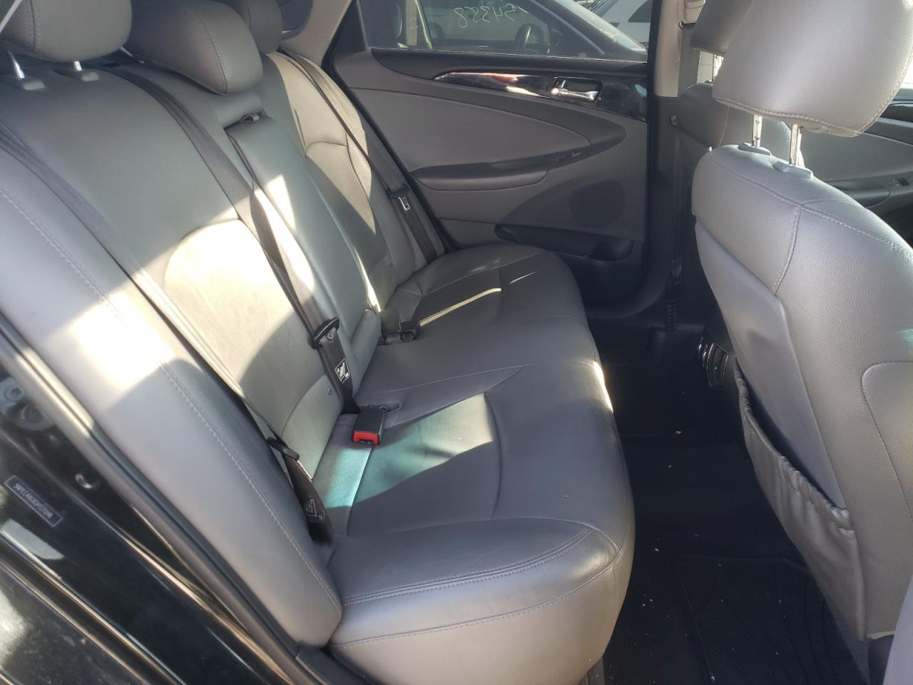 Photo 6 from auction – 2013 HYUNDAI SONATA SE with VIN 5NPEC4AC6DH531046