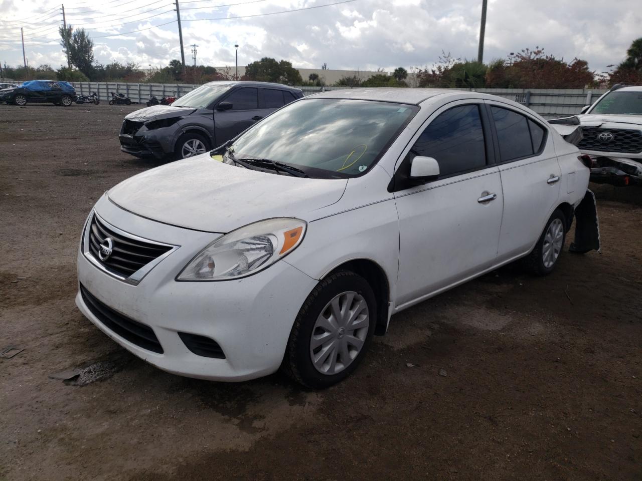 Photo 2 from auction – 2013 NISSAN VERSA S with VIN 3N1CN7AP1DL844448