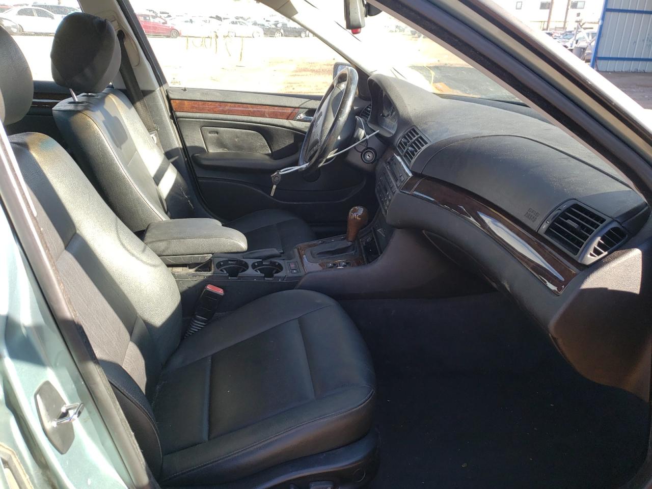 Photo 5 from auction – 2004 BMW 325 IS SUL with VIN WBAAZ33444KP87634