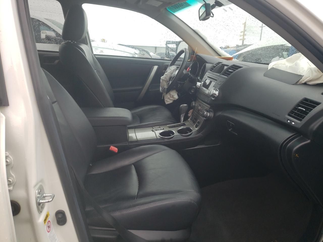 Photo 5 from auction – 2012 TOYOTA HIGHLANDER with VIN 5TDBK3EH4CS157180