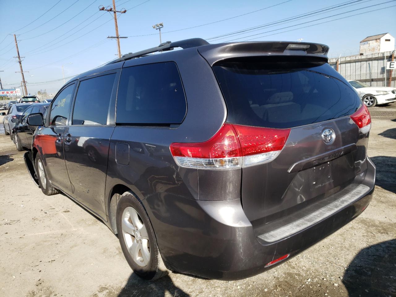 Photo 3 from auction – 2011 TOYOTA SIENNA LE with VIN 5TDKK3DC8BS132853