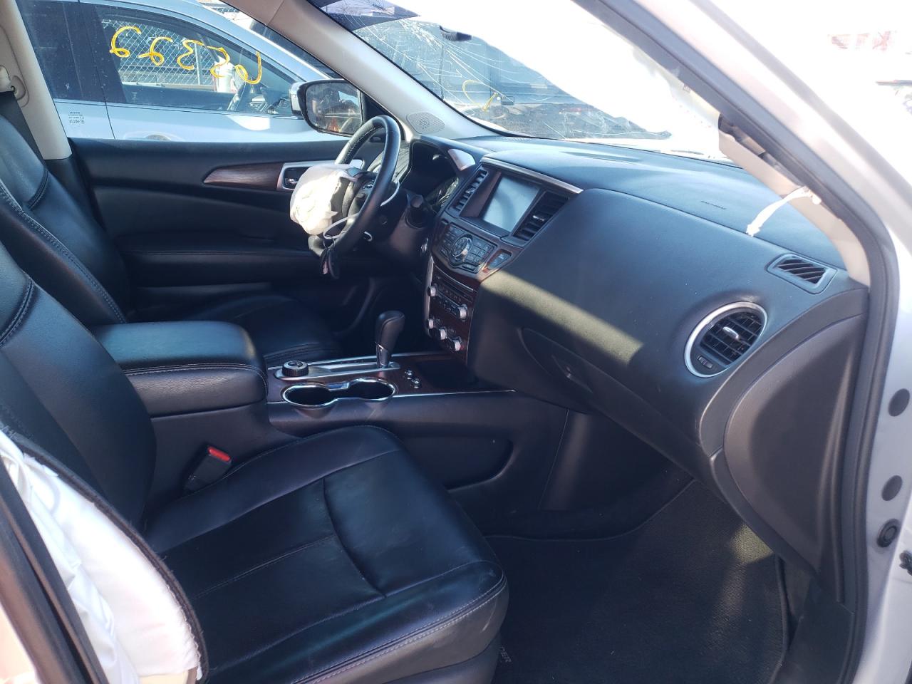 Photo 5 from auction – 2017 NISSAN PATHFINDER with VIN 5N1DR2MM0HC620272