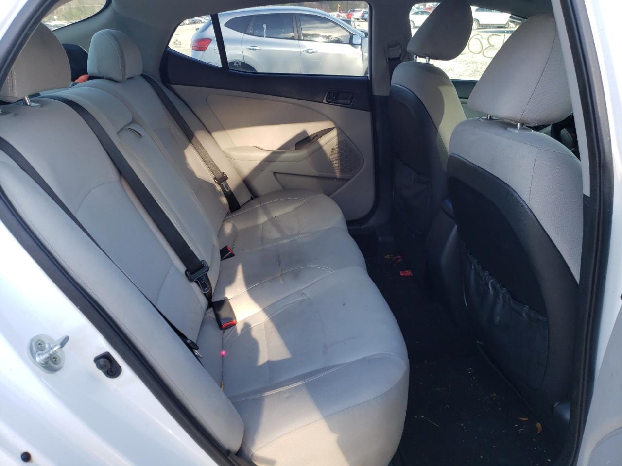Photo 6 from auction – 2015 KIA OPTIMA LX with VIN 5XXGM4A76FG486522