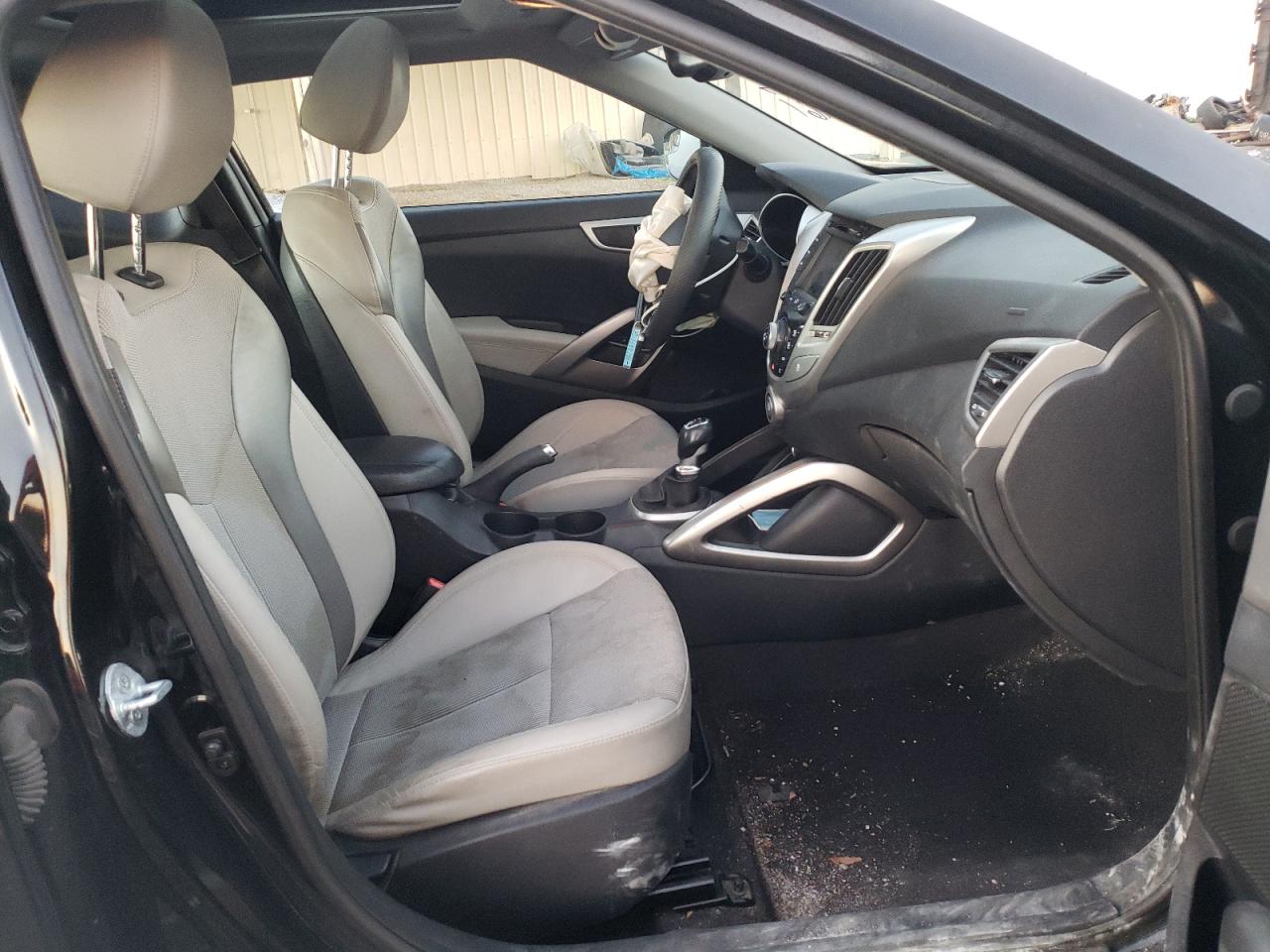 Photo 5 from auction – 2014 HYUNDAI VELOSTER with VIN KMHTC6AD9EU182477