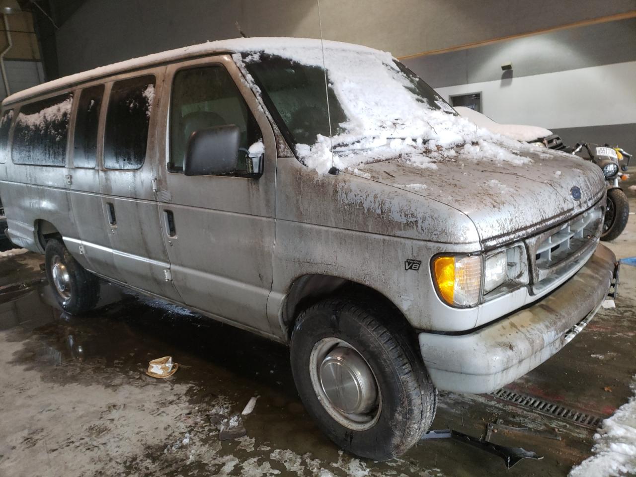 Photo 9 from auction – 1998 FORD ECONOLINE with VIN 1FBSS31L3WHA30931