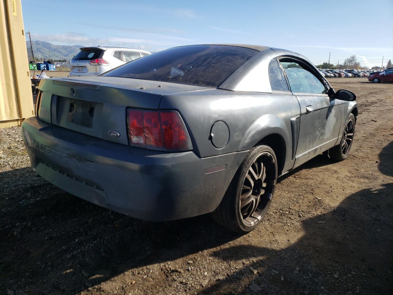 Photo 4 from auction – 2002 FORD MUSTANG with VIN 1FAFP40442F143104