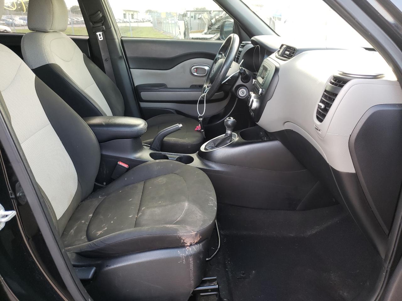 Photo 5 from auction – 2014 KIA SOUL with VIN KNDJN2A26E7012704