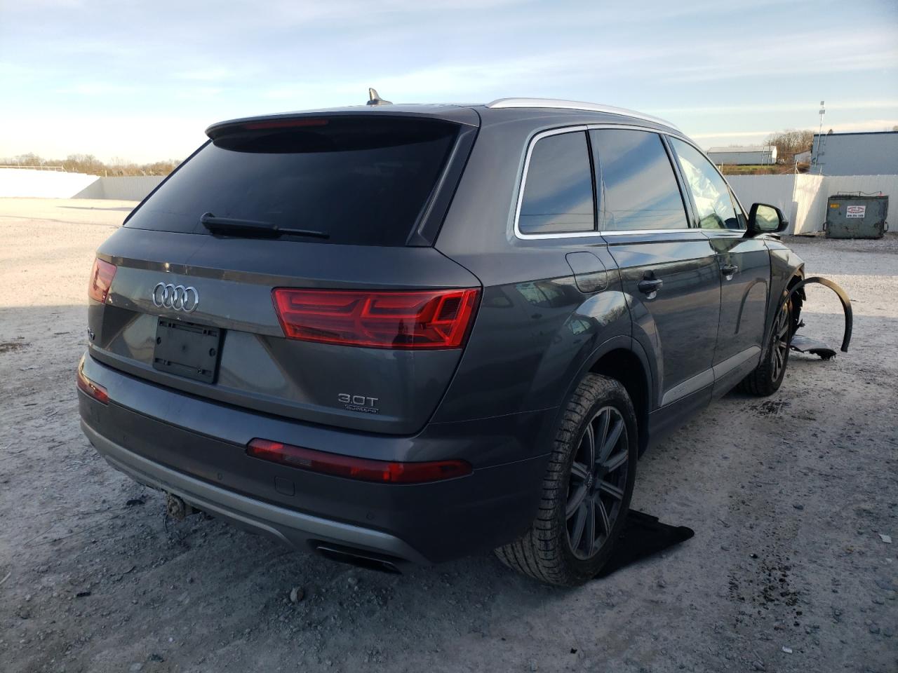 Photo 4 from auction – 2018 AUDI Q7 PRESTIG with VIN WA1VAAF7XJD035842