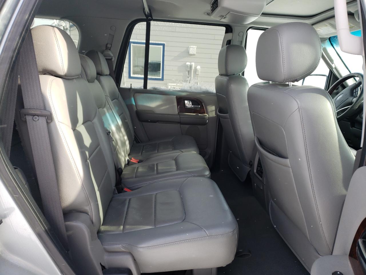 Photo 6 from auction – 2006 FORD EXPEDITION with VIN 1FMFU20536LA85750