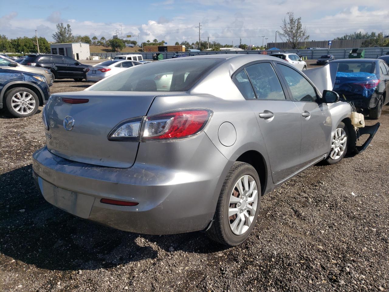 Photo 4 from auction – 2012 MAZDA 3 I with VIN JM1BL1UF2C1648751