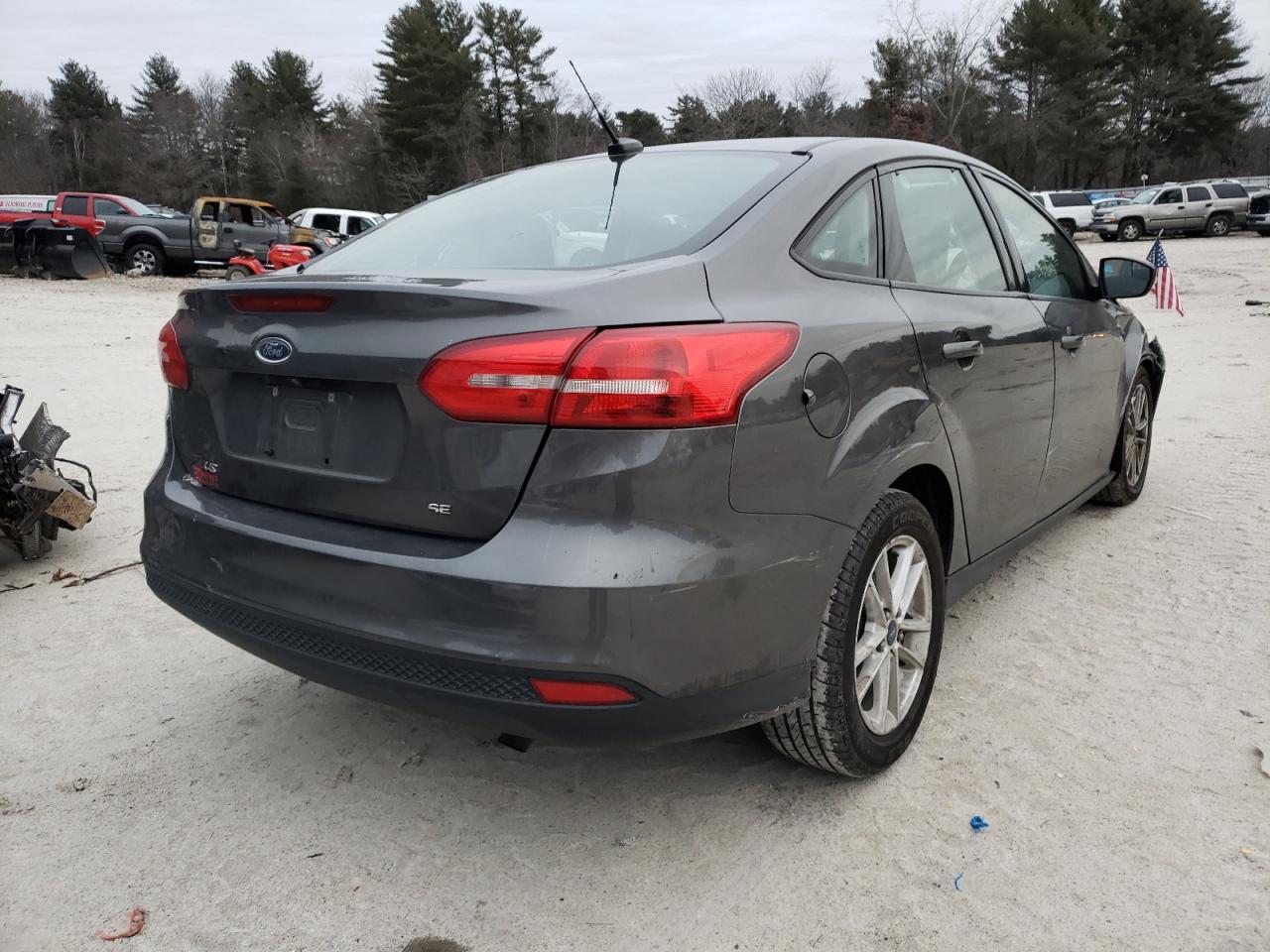 Photo 4 from auction – 2016 FORD FOCUS SE with VIN 1FADP3F24GL247852