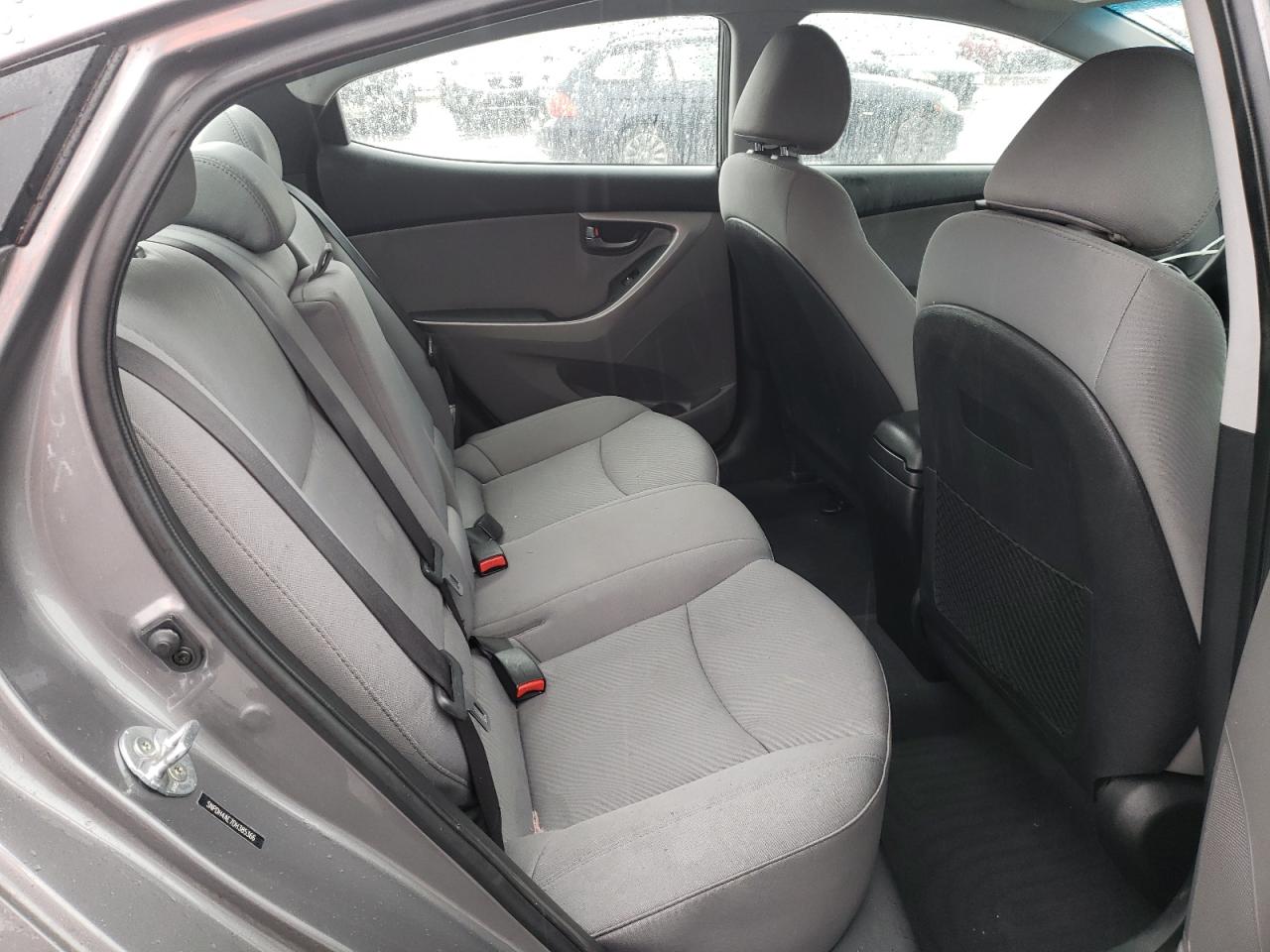 Photo 6 from auction – 2013 HYUNDAI ELANTRA GL with VIN 5NPDH4AE7DH385366