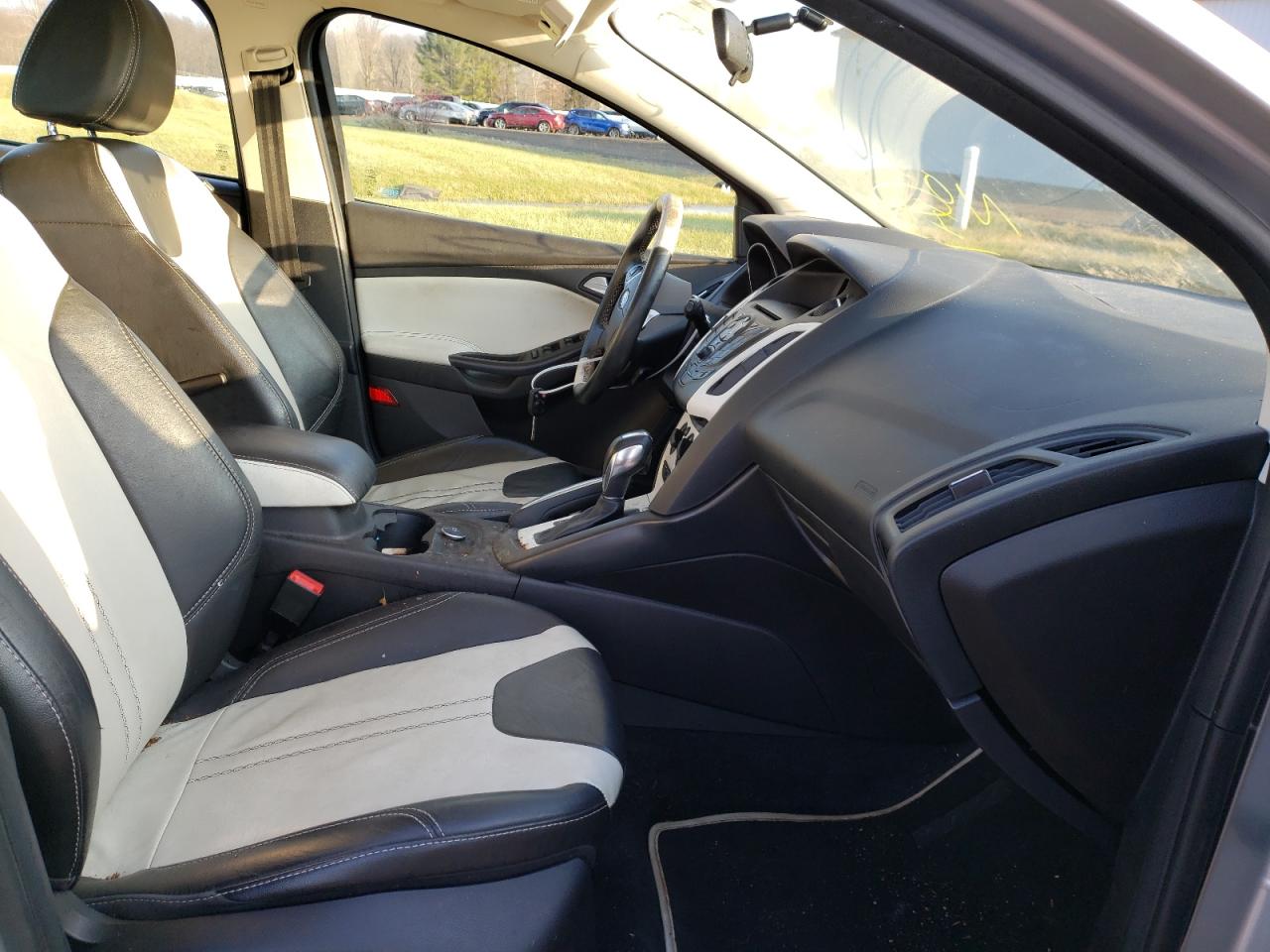 Photo 5 from auction – 2013 FORD FOCUS SE with VIN 1FADP3K24DL175942