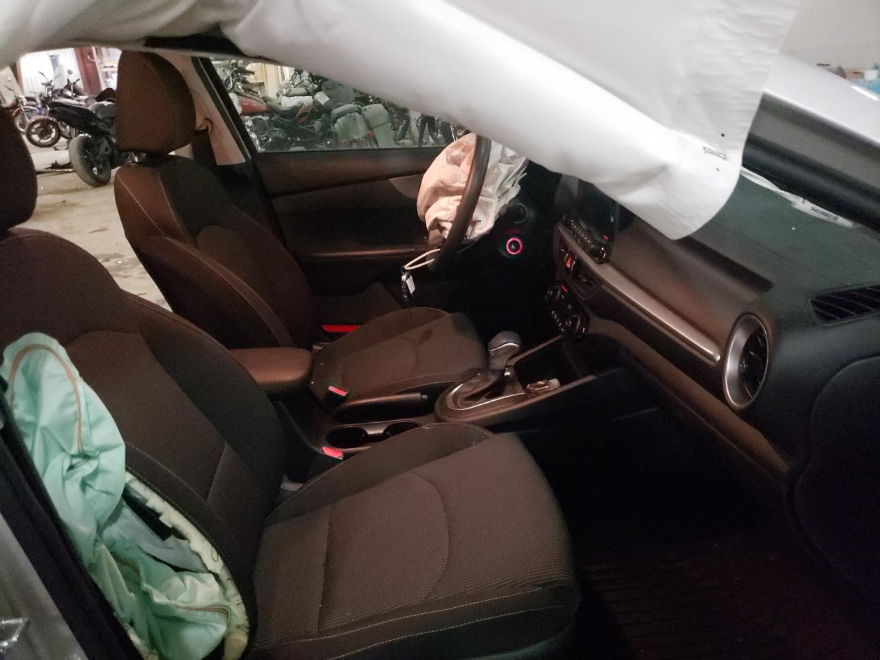 Photo 5 from auction – 2019 KIA FORTE FE with VIN 3KPF24AD8KE119325