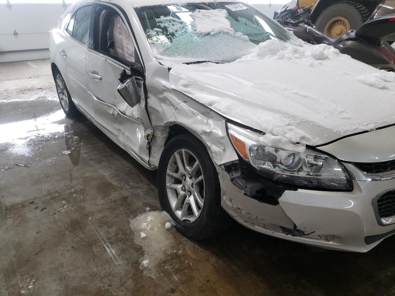Photo 9 from auction – 2015 CHEVROLET MALIBU 1LT with VIN 1G11C5SL4FF233331
