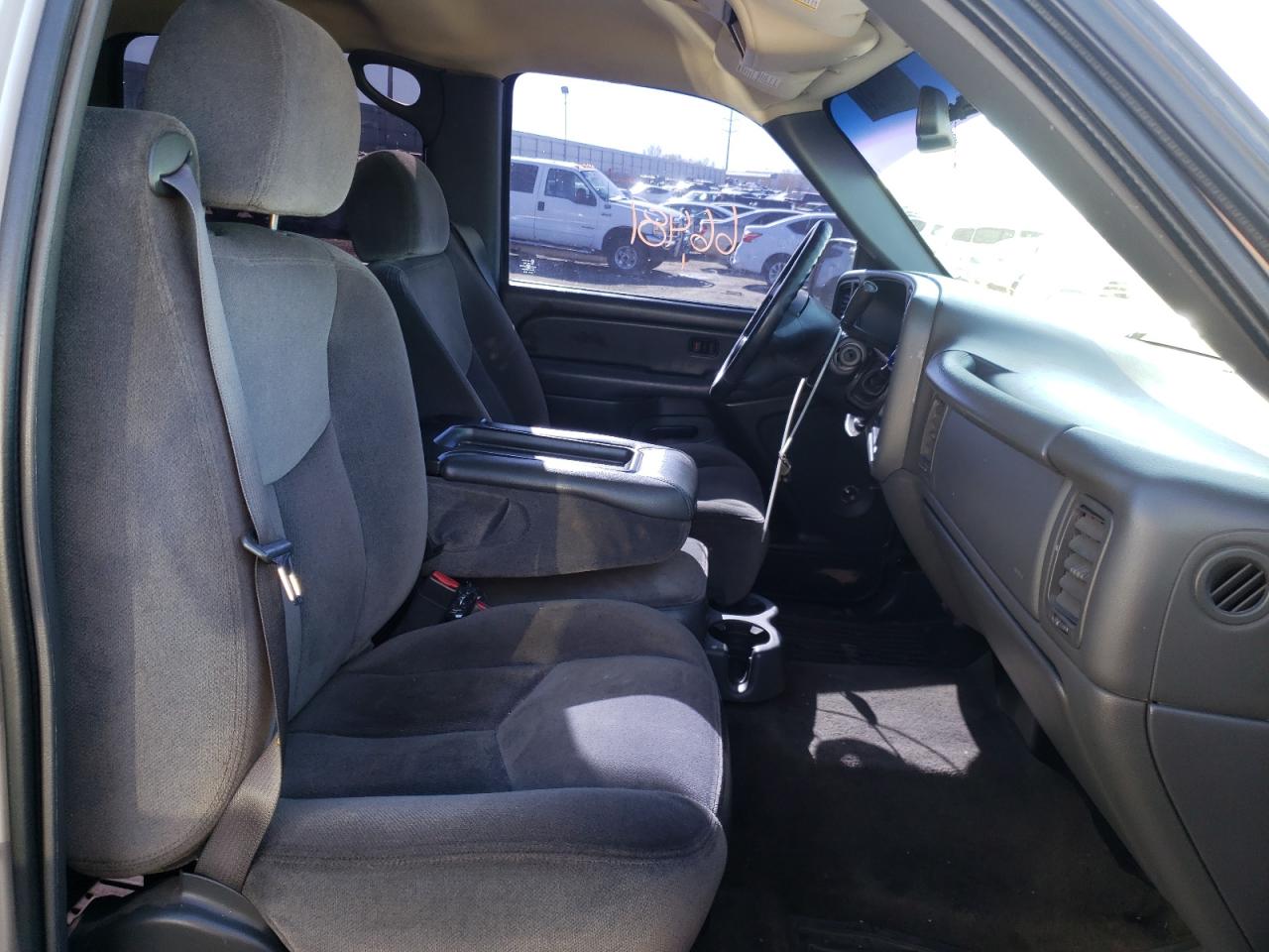 Photo 5 from auction – 2006 GMC NEW SIERRA with VIN 2GTEC13T761165243