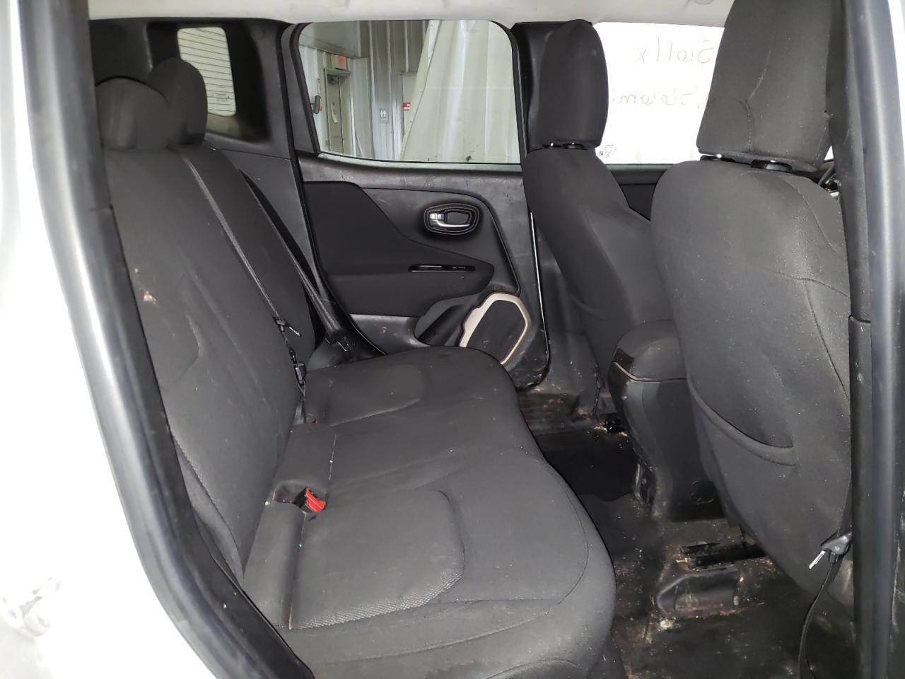 Photo 6 from auction – 2015 JEEP RENEGADE L with VIN ZACCJBBT0FPB31994