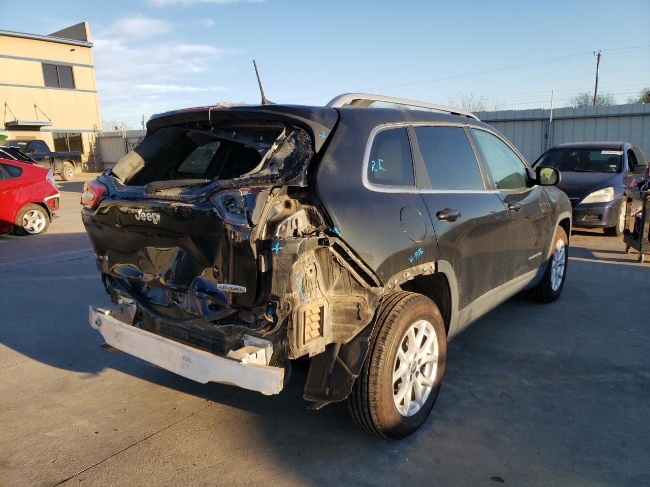 Photo 4 from auction – 2016 JEEP CHEROKEE L with VIN 1C4PJMCB6GW106184