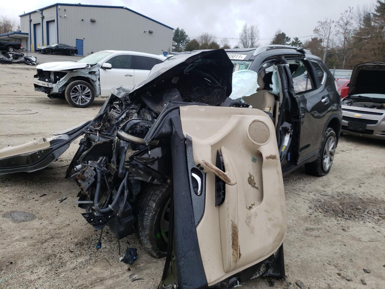 Photo 2 from auction – 2015 NISSAN ROGUE S with VIN 5N1AT2MV1FC772846