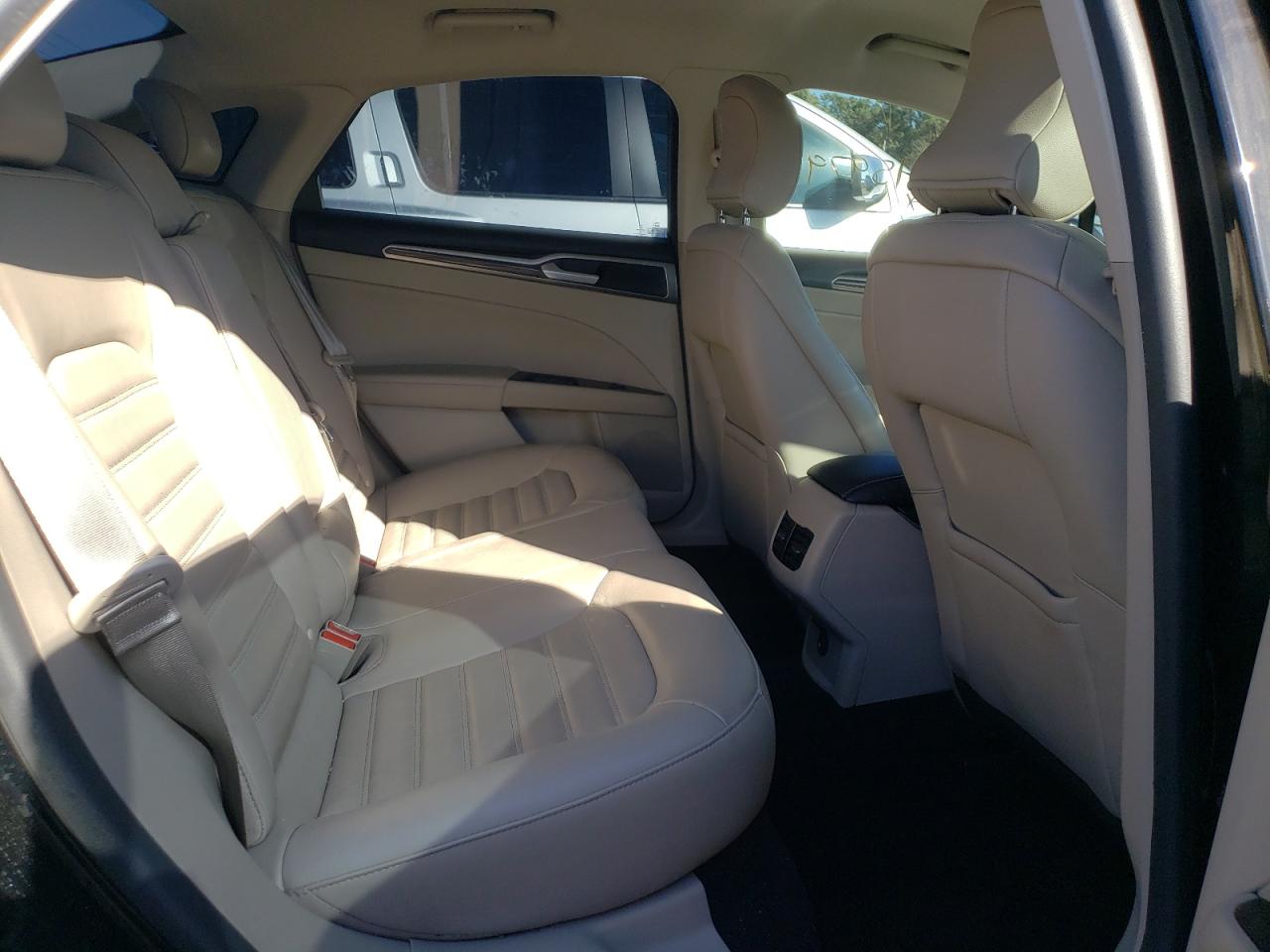 Photo 6 from auction – 2017 FORD FUSION SE with VIN 3FA6P0HD2HR341222