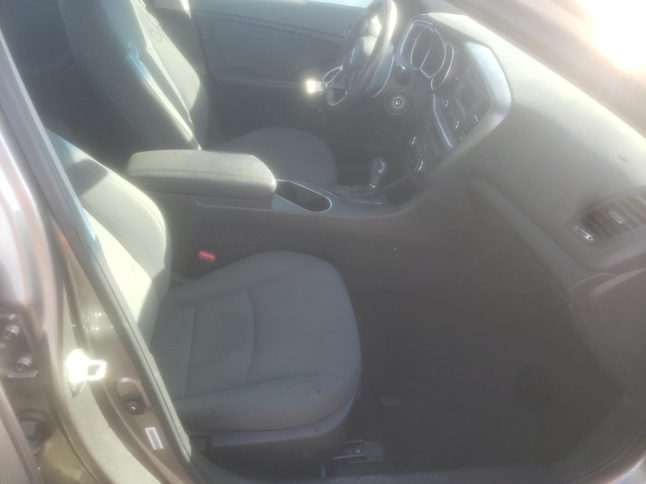 Photo 5 from auction – 2015 KIA OPTIMA LX with VIN 5XXGM4A71FG415650