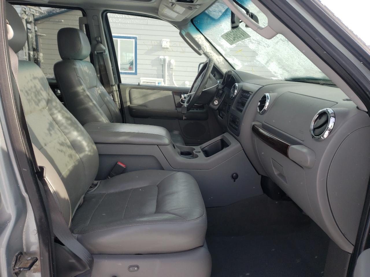 Photo 5 from auction – 2006 FORD EXPEDITION with VIN 1FMFU20536LA85750