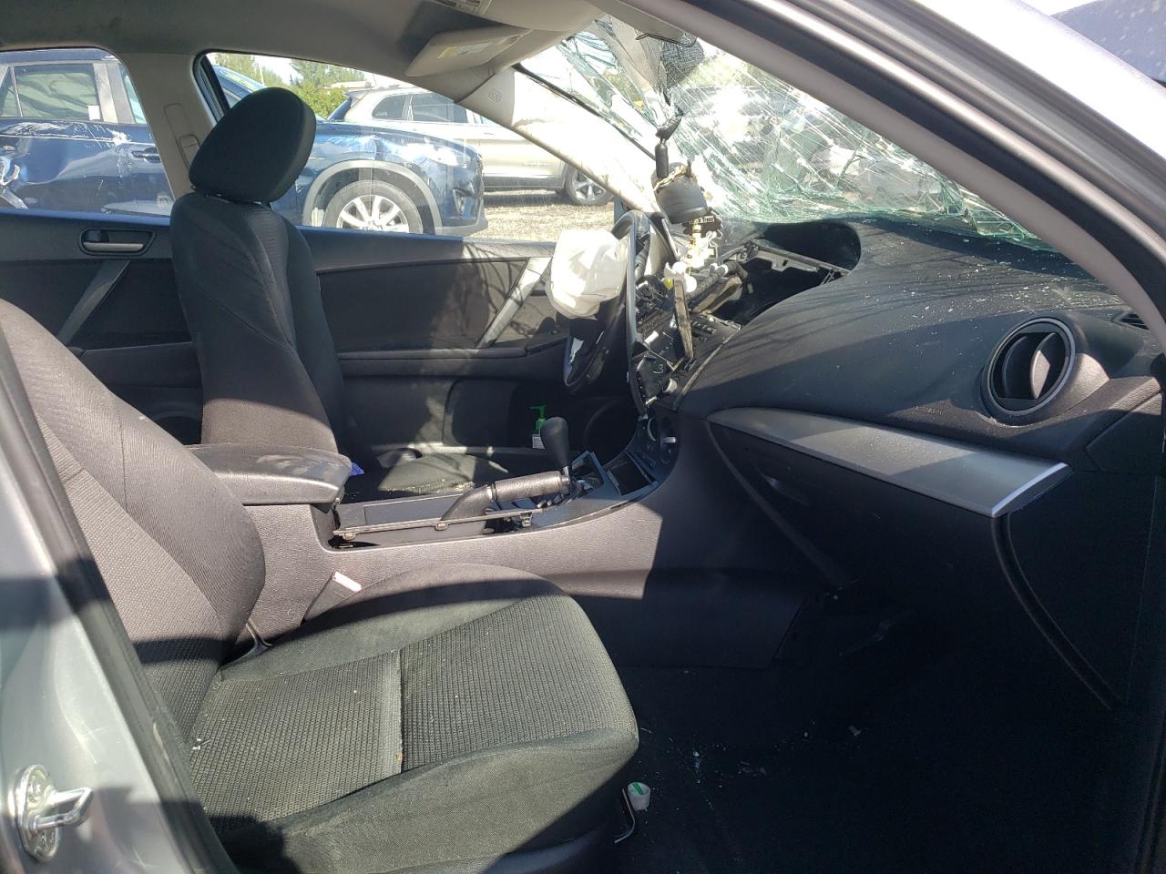 Photo 5 from auction – 2012 MAZDA 3 I with VIN JM1BL1UF2C1648751