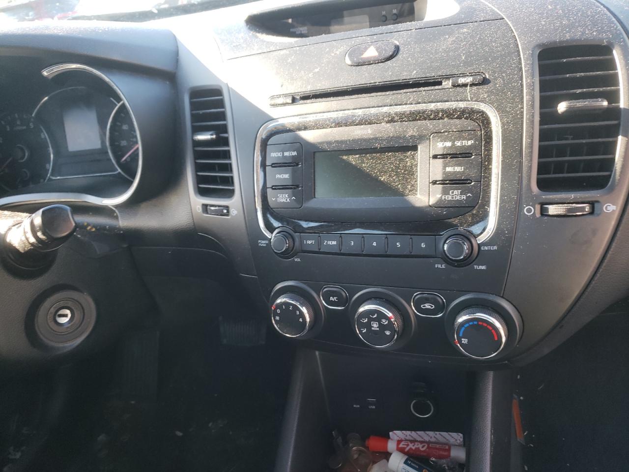 Photo 9 from auction – 2017 KIA FORTE LX with VIN 3KPFK4A71HE131545