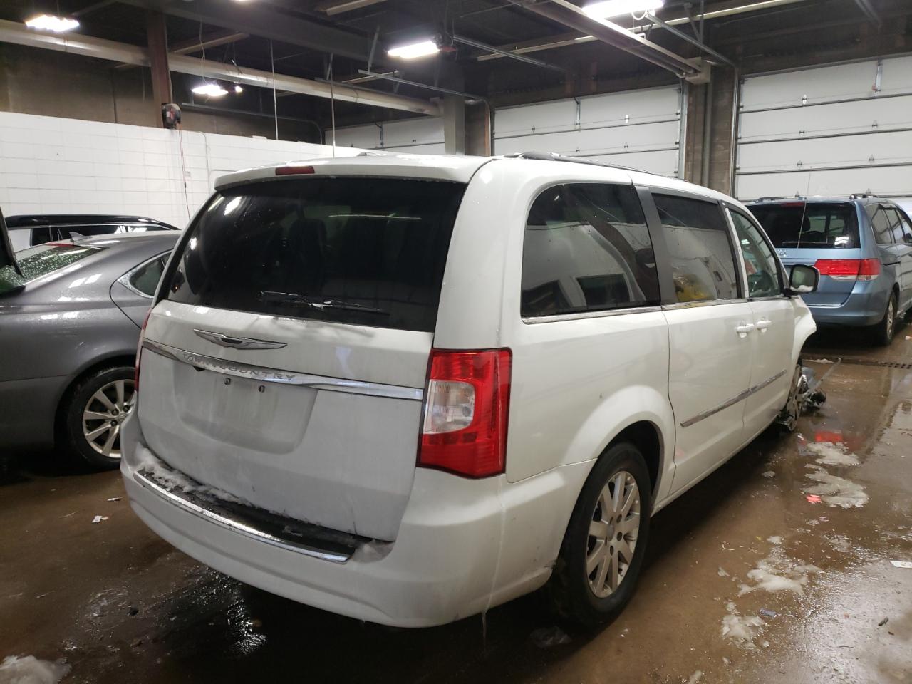 Photo 4 from auction – 2014 CHRYSLER TOWN & COU with VIN 2C4RC1BG8ER436641