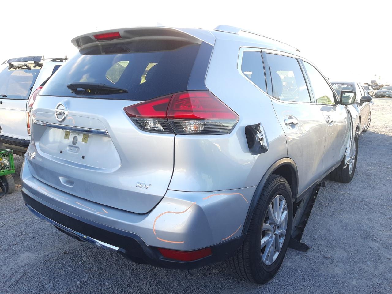 Photo 4 from auction – 2017 NISSAN ROGUE S with VIN KNMAT2MT1HP550869