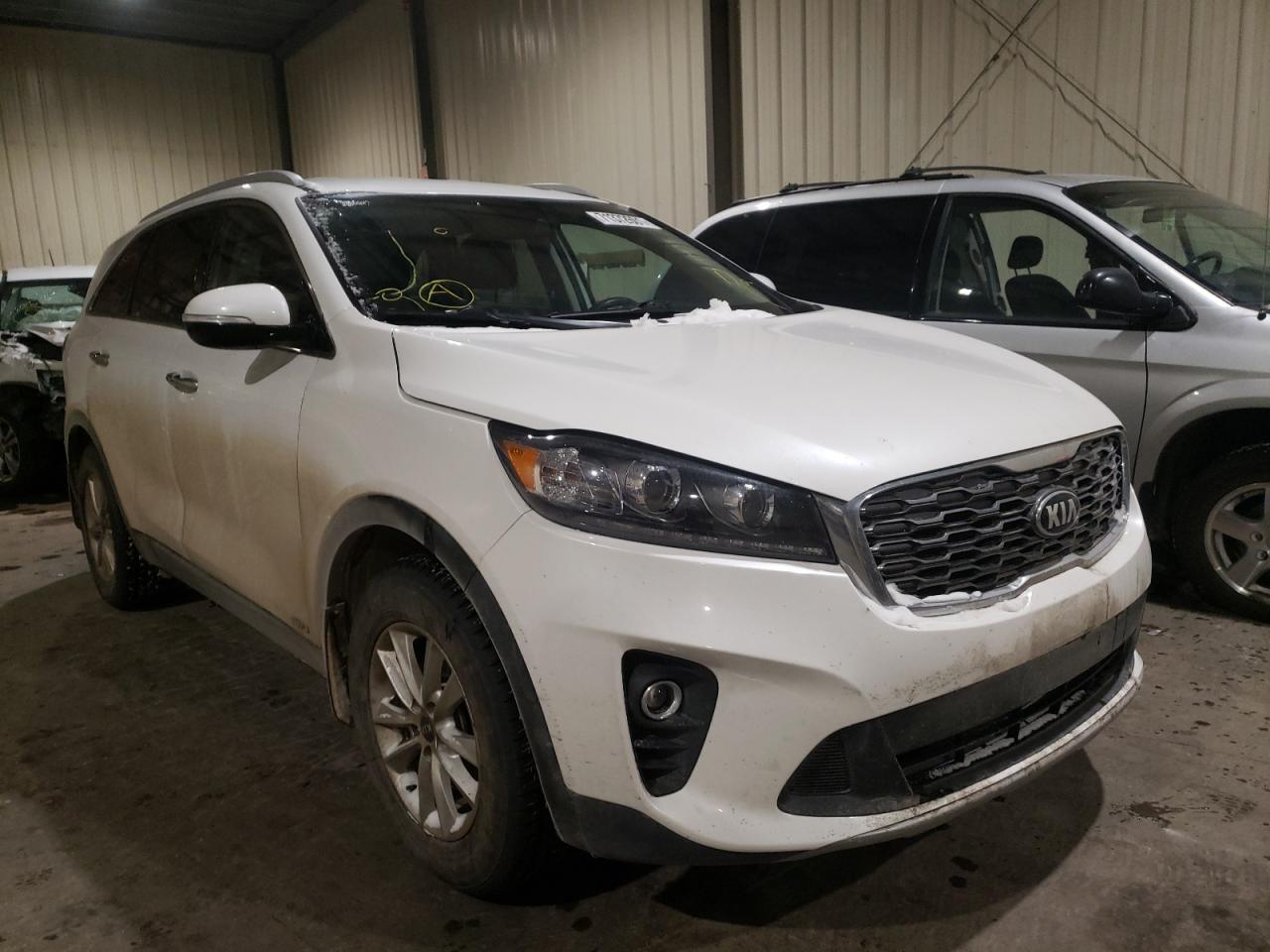 KIA SORENTO EX 2019 with VIN 5XYPHDA38KG595040 - Photo from auction