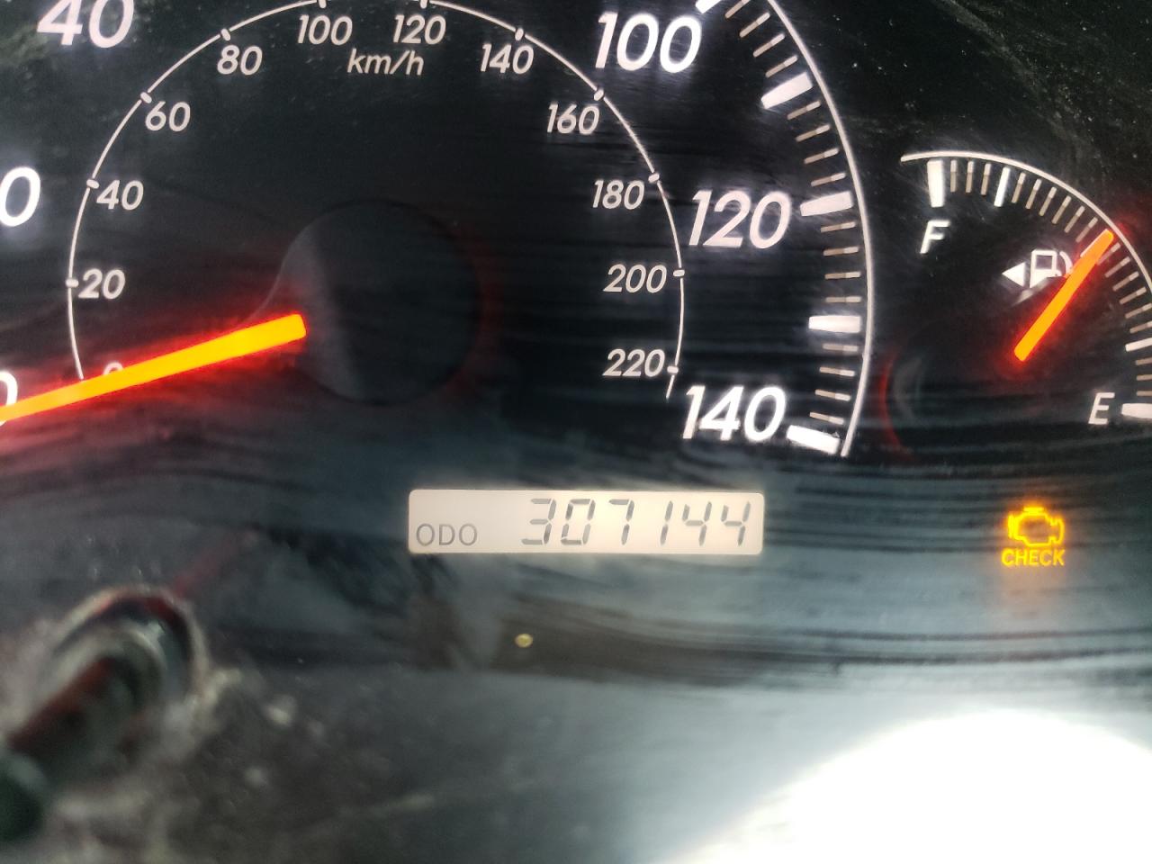 Photo 8 from auction – 2005 TOYOTA CAMRY LE with VIN 4T1BE32K85U080637
