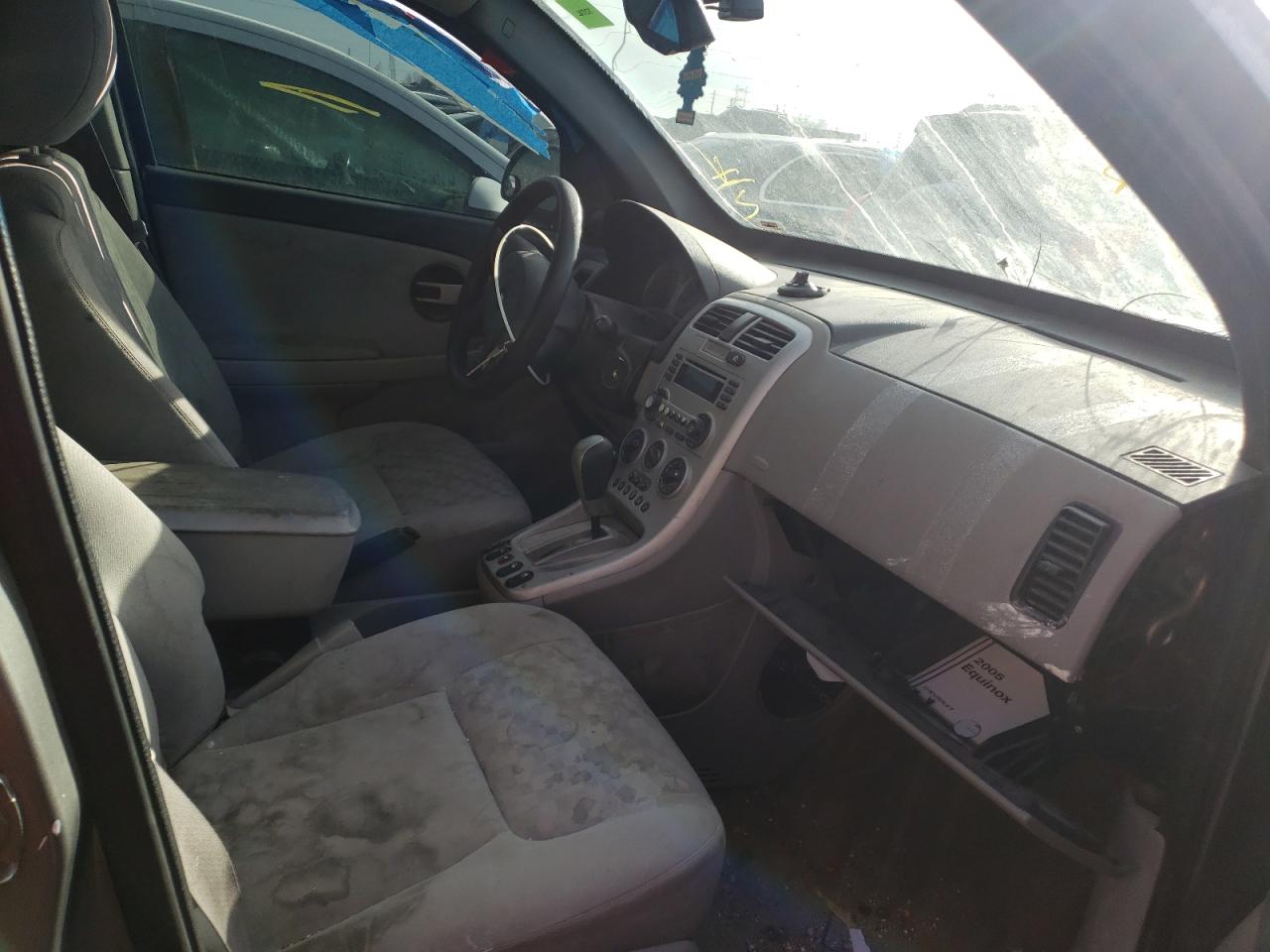 Photo 5 from auction – 2005 CHEVROLET EQUINOX LT with VIN 2CNDL73F256035702