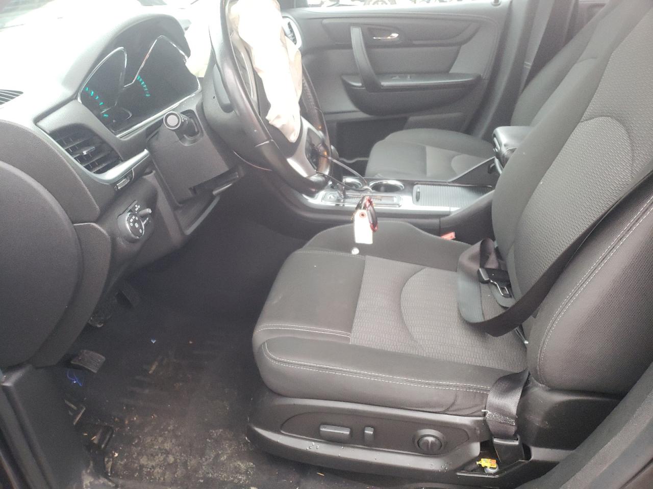 Photo 5 from auction – 2017 CHEVROLET TRAVERSE L with VIN 1GNKRGKD2HJ204772