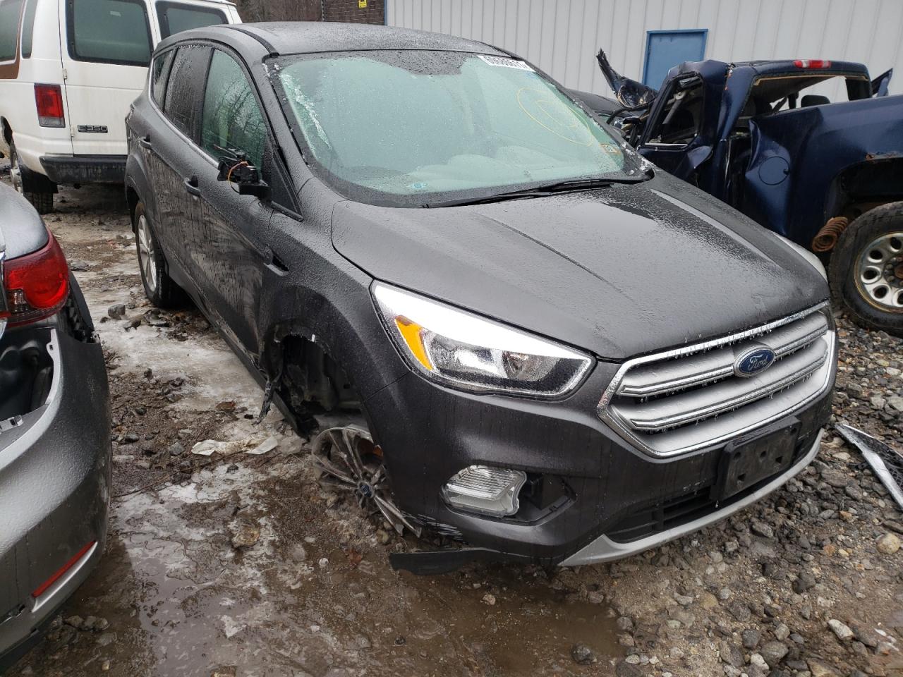 Photo 1 from auction – 2017 FORD ESCAPE SE with VIN 1FMCU9GD2HUE11494