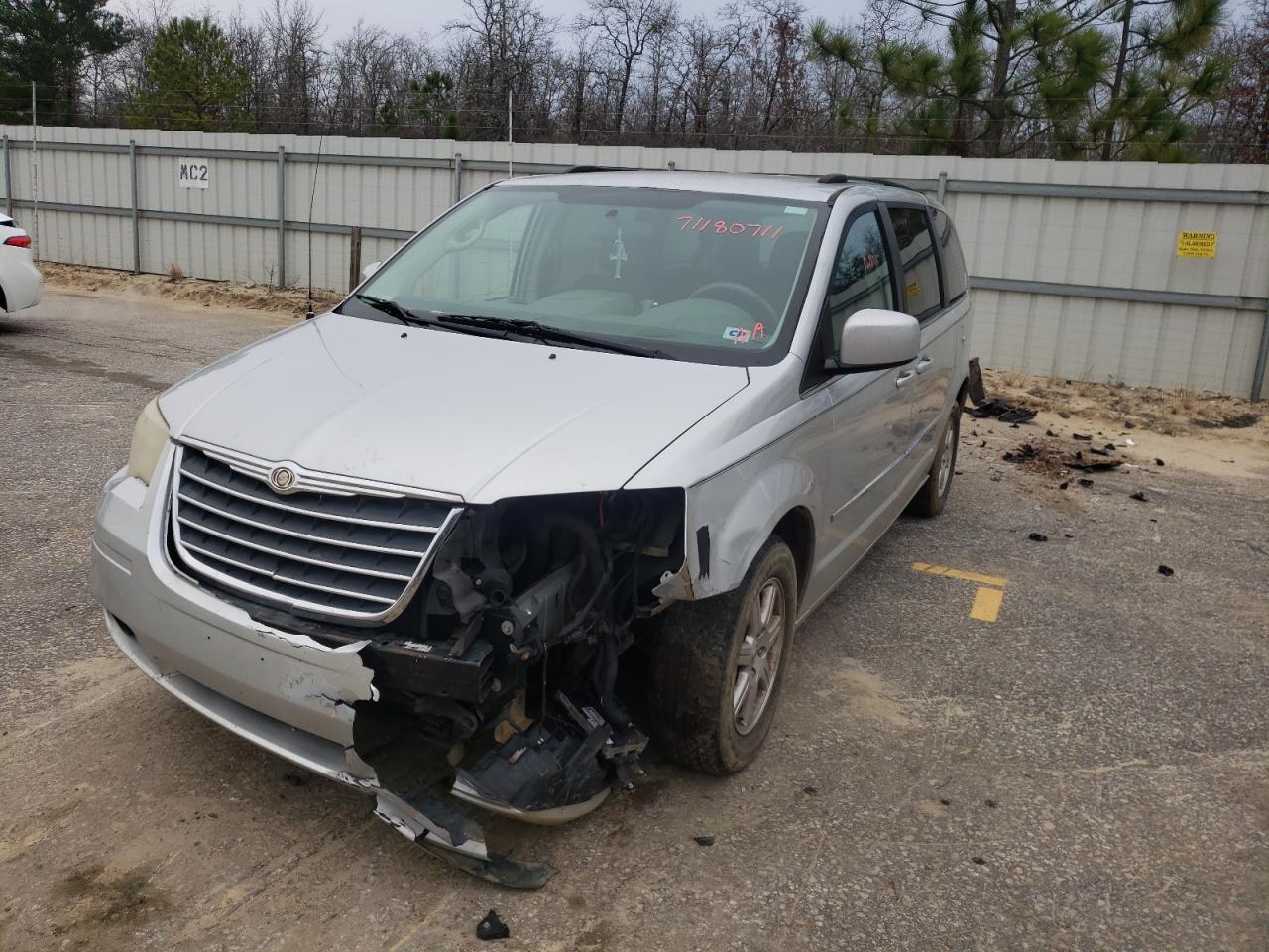 Photo 2 from auction – 2010 CHRYSLER TOWN & COU with VIN 2A4RR5D11AR491337