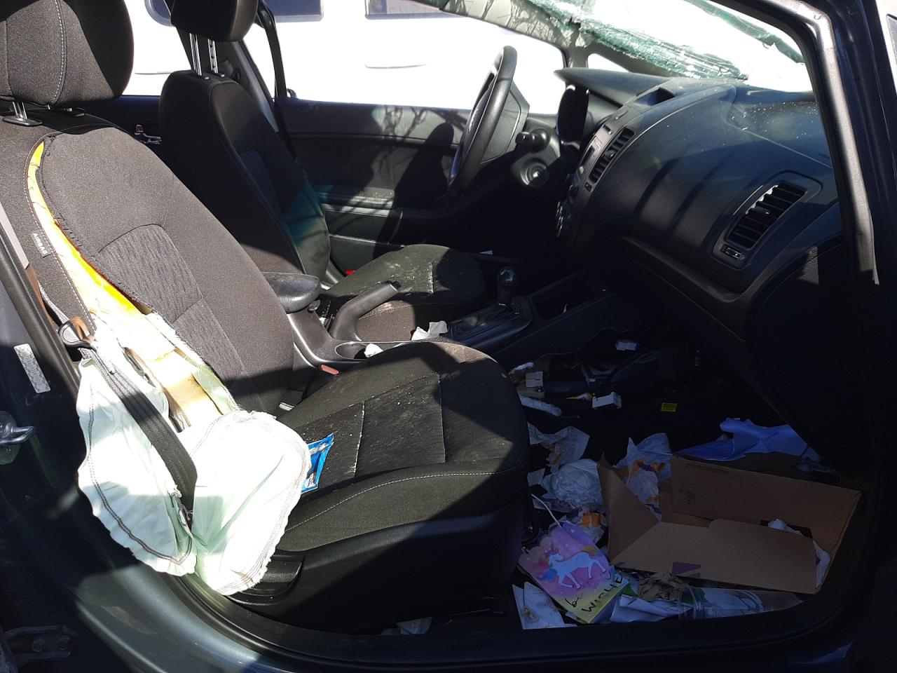 Photo 5 from auction – 2016 KIA FORTE LX with VIN KNAFK4A69G5459214