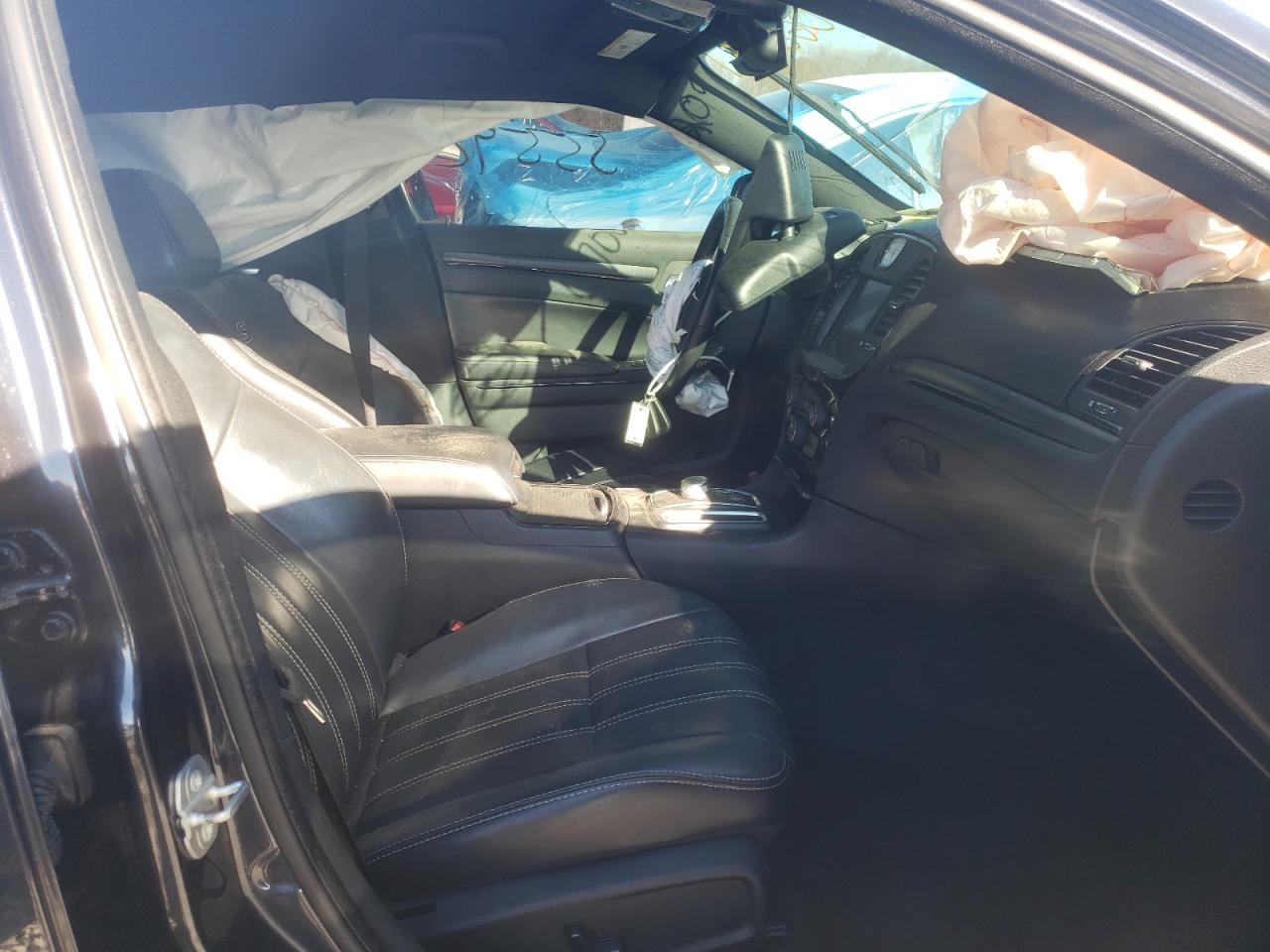 Photo 5 from auction – 2015 CHRYSLER 300 S with VIN 2C3CCABG6FH894115